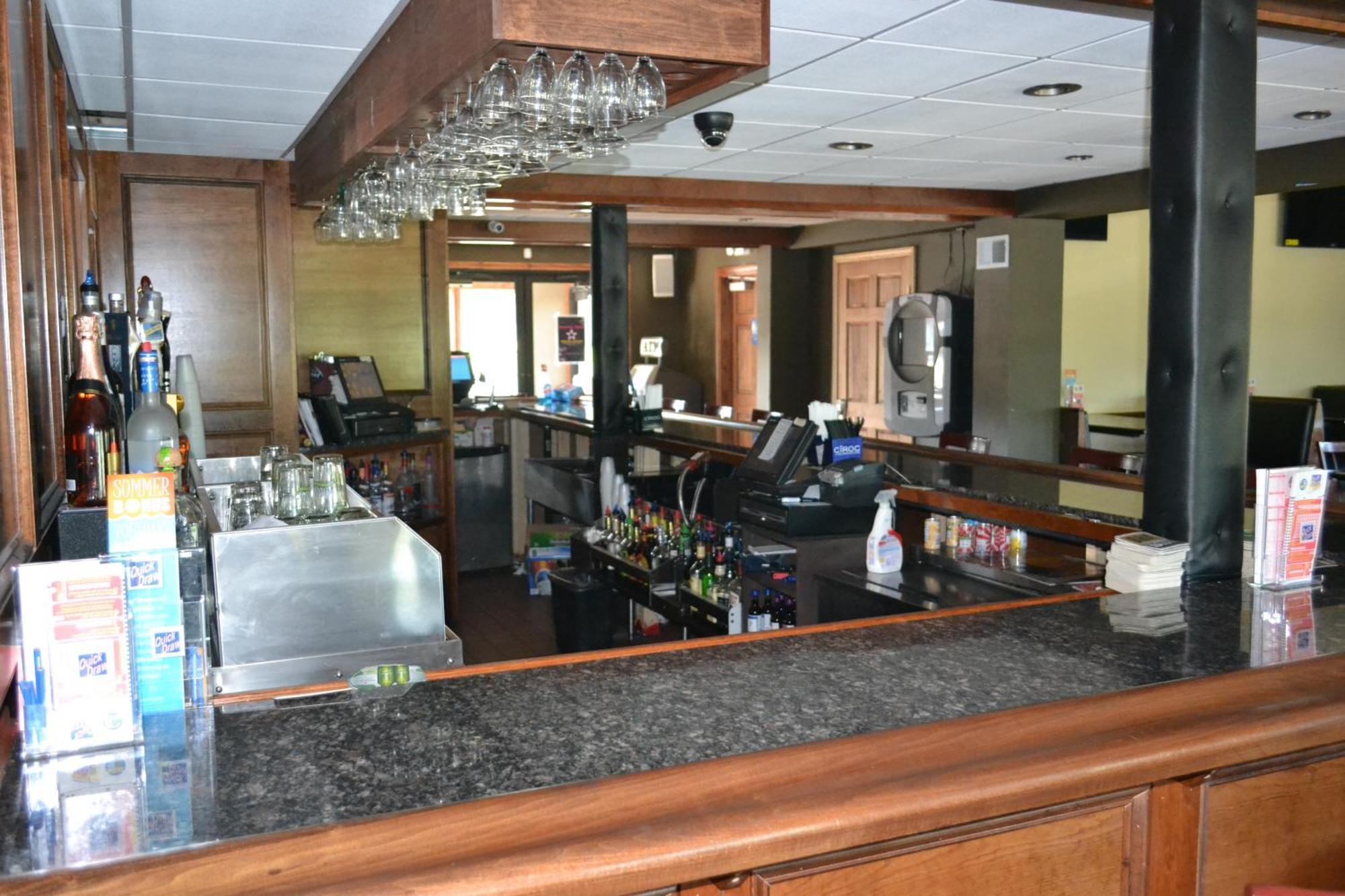 Latham Inn Bagian luar foto